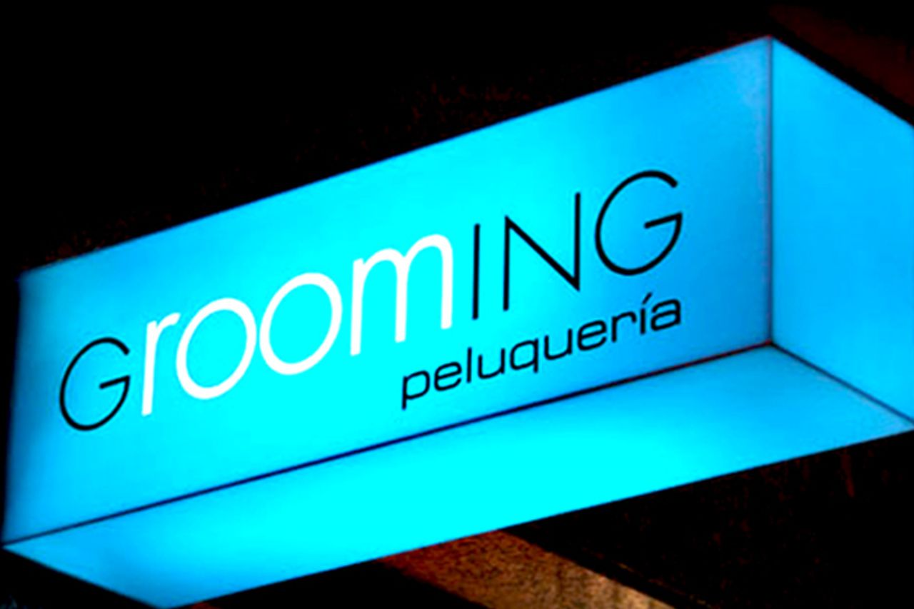 Cajas de luz publicitarias para peluquería Grooming
