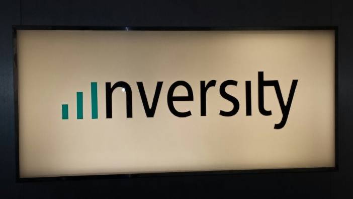 caja de luz publicitaria para la empresa Inversity