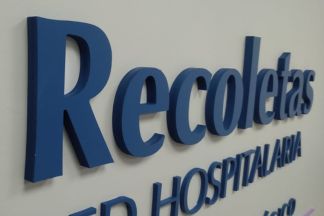 Rótulos corpóreas en Madrid azules centro hospitalario